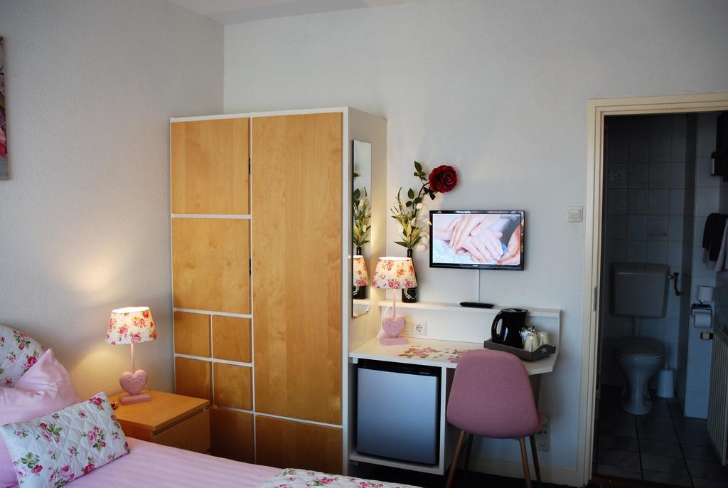 Bed And No Breakfast Joy Bed and Breakfast Noordwijk Exterior foto