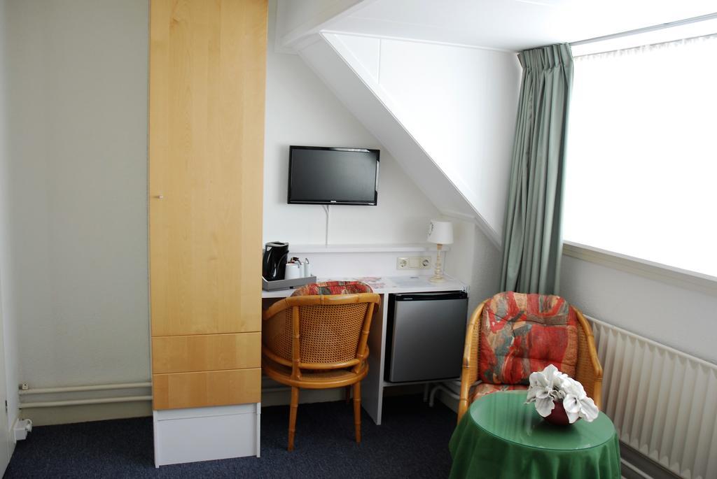 Bed And No Breakfast Joy Bed and Breakfast Noordwijk Exterior foto