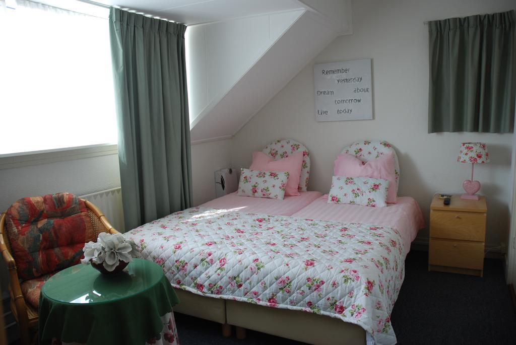 Bed And No Breakfast Joy Bed and Breakfast Noordwijk Exterior foto
